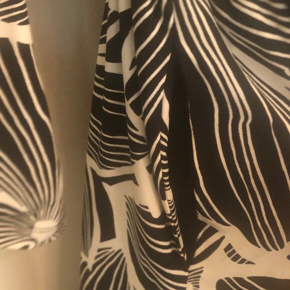 Maggy London black & white 3/4-sleeve floral print jersey knit dress sz 10 - Picture 6 of 9